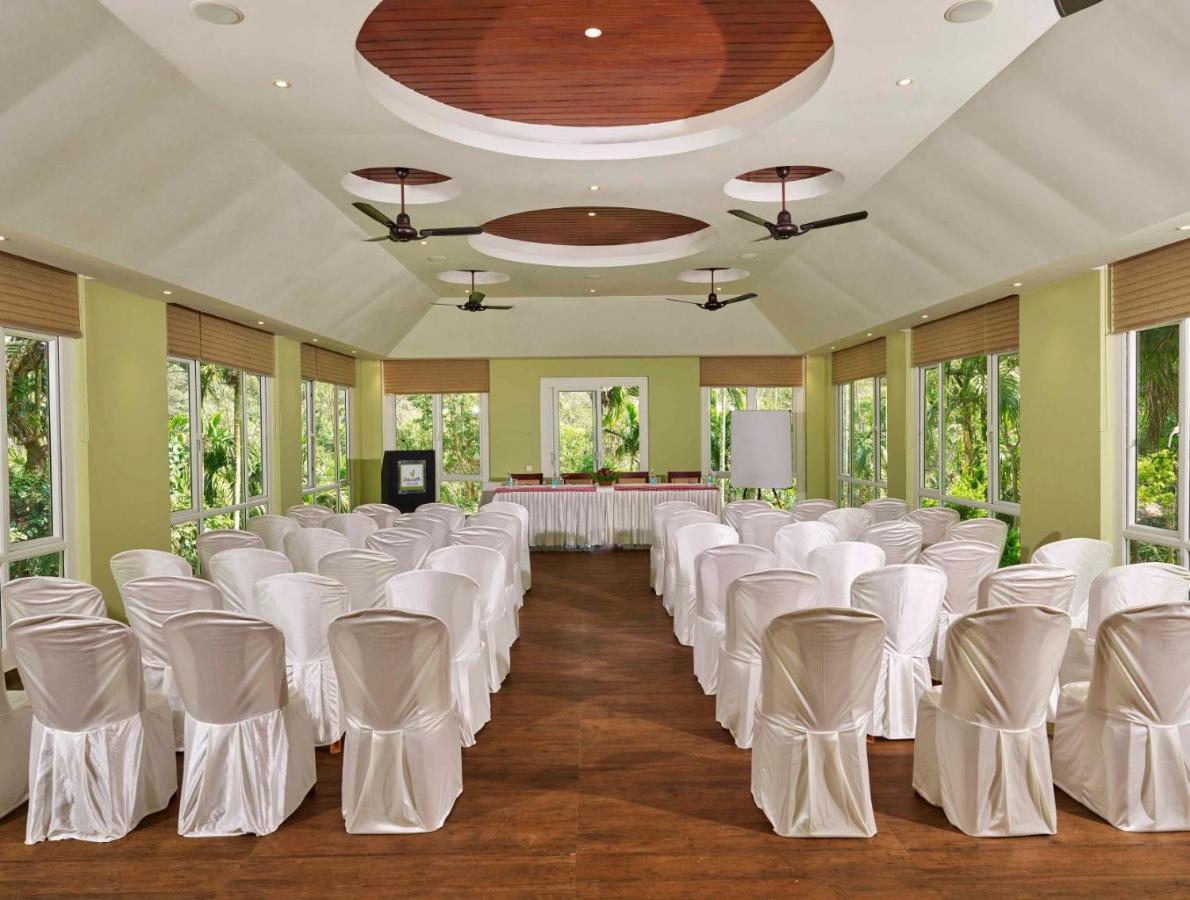 The Woods Resorts Wayanad Sultan Bathery Eksteriør billede
